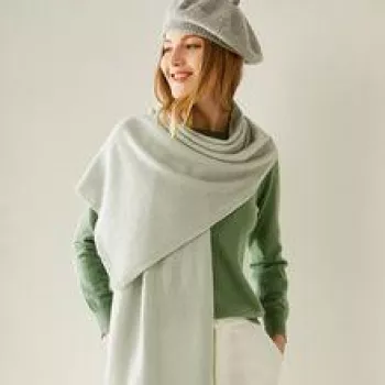 Luxury Cashmere Winter Scarf for Women: Style & Warmth